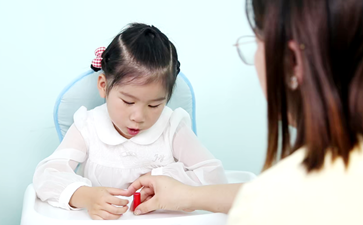 孩子語言表達不清楚是什么原因？